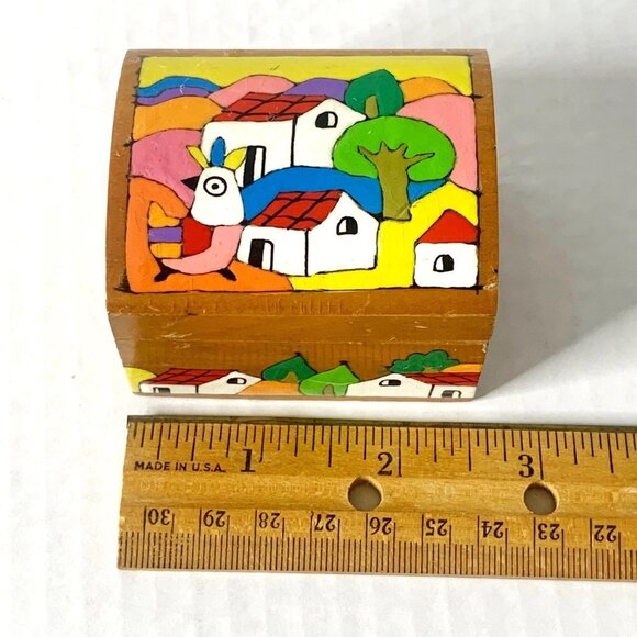 Mexican Guerrero Carved Wooden Trinket Box With Leather Hinges - Picture 11 of 12